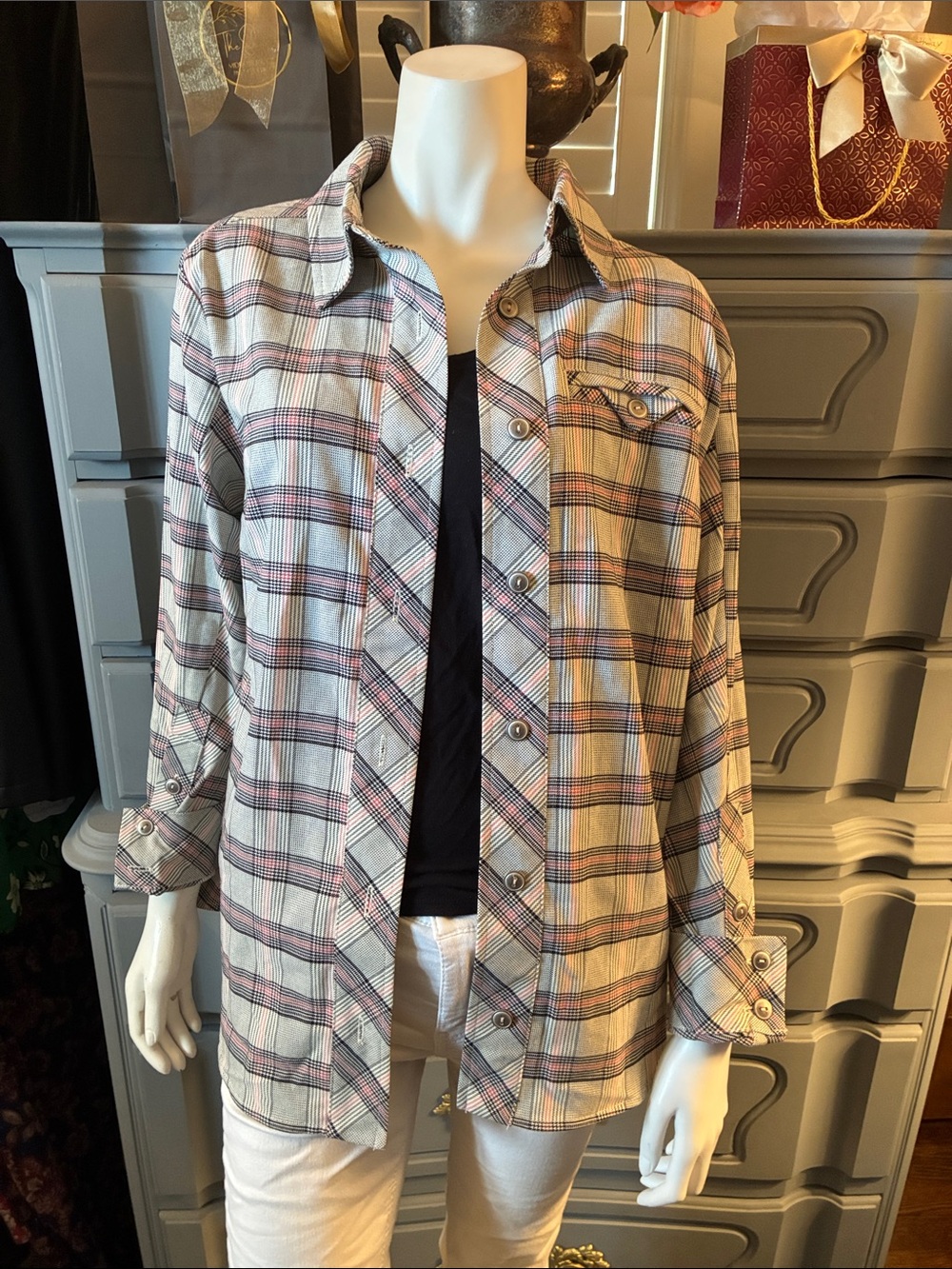 💗🖤 CAbi Hideout Shacket in Cream, Pink & Black Plaid XS